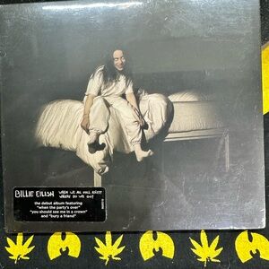 Billie Eilish ‘When We All Fall Asleep, Where Do We Go?’CD Debut